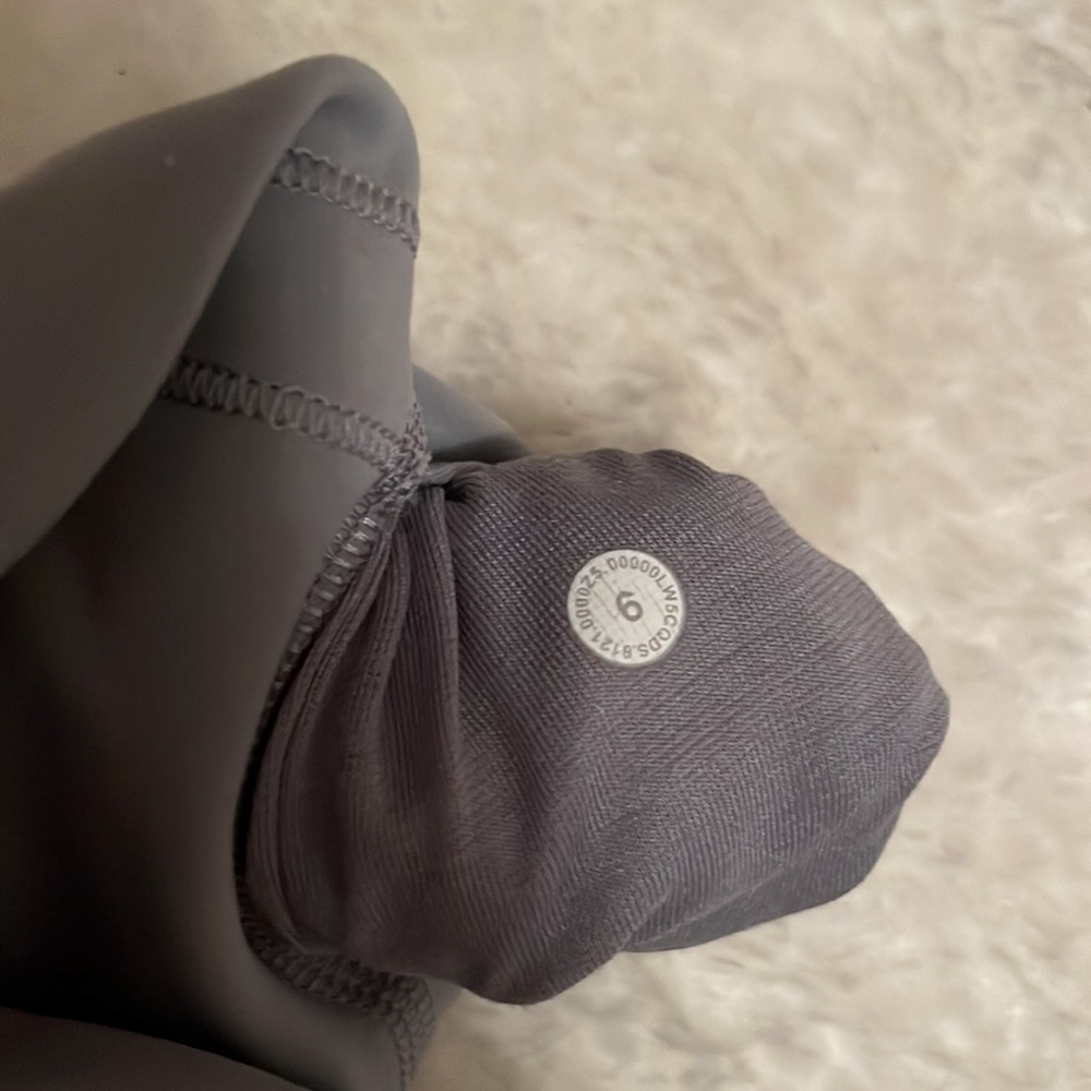 Lululemon Wunder Train High-Rise tight 28” leggings. Like new - Picture 5 of 7